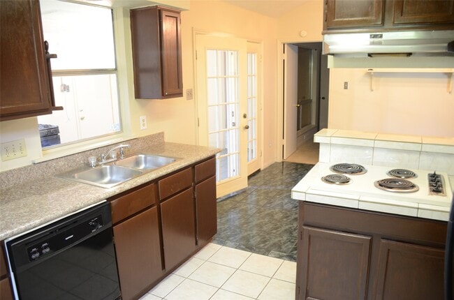 Building Photo - 10807 Emery Dr