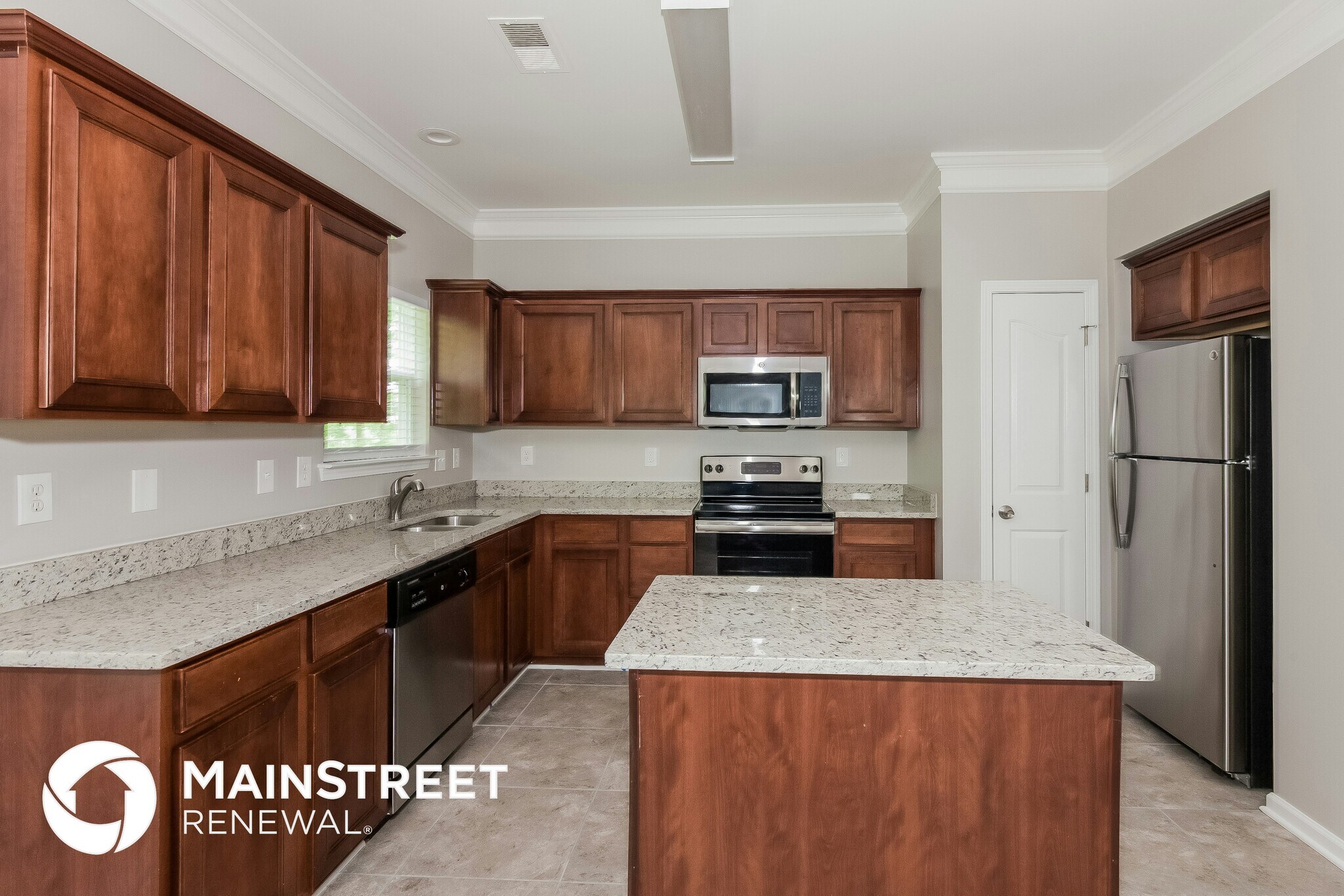 Building Photo - 12416 Oakton Hunt Dr