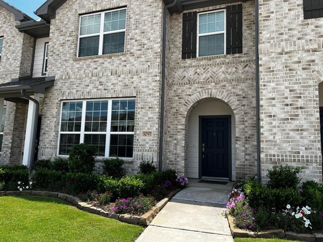Building Photo - 8055 Scanlan Trce