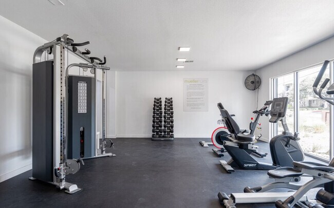 Building Photo - 1040 Clayton Ln