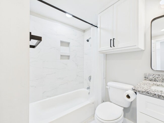 Building Photo - 3412 NE 16th Ave