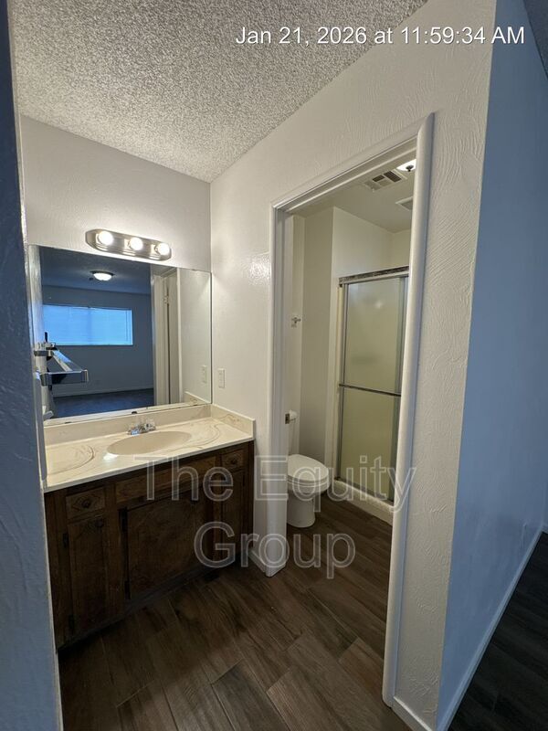 Building Photo - 2732 S Sallee Ct