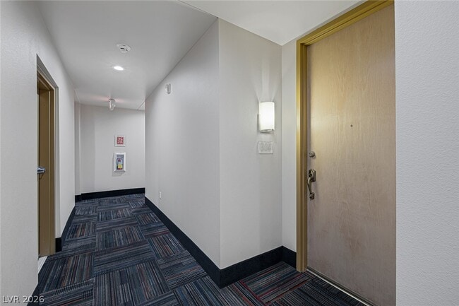 Building Photo - 51 E Agate Ave