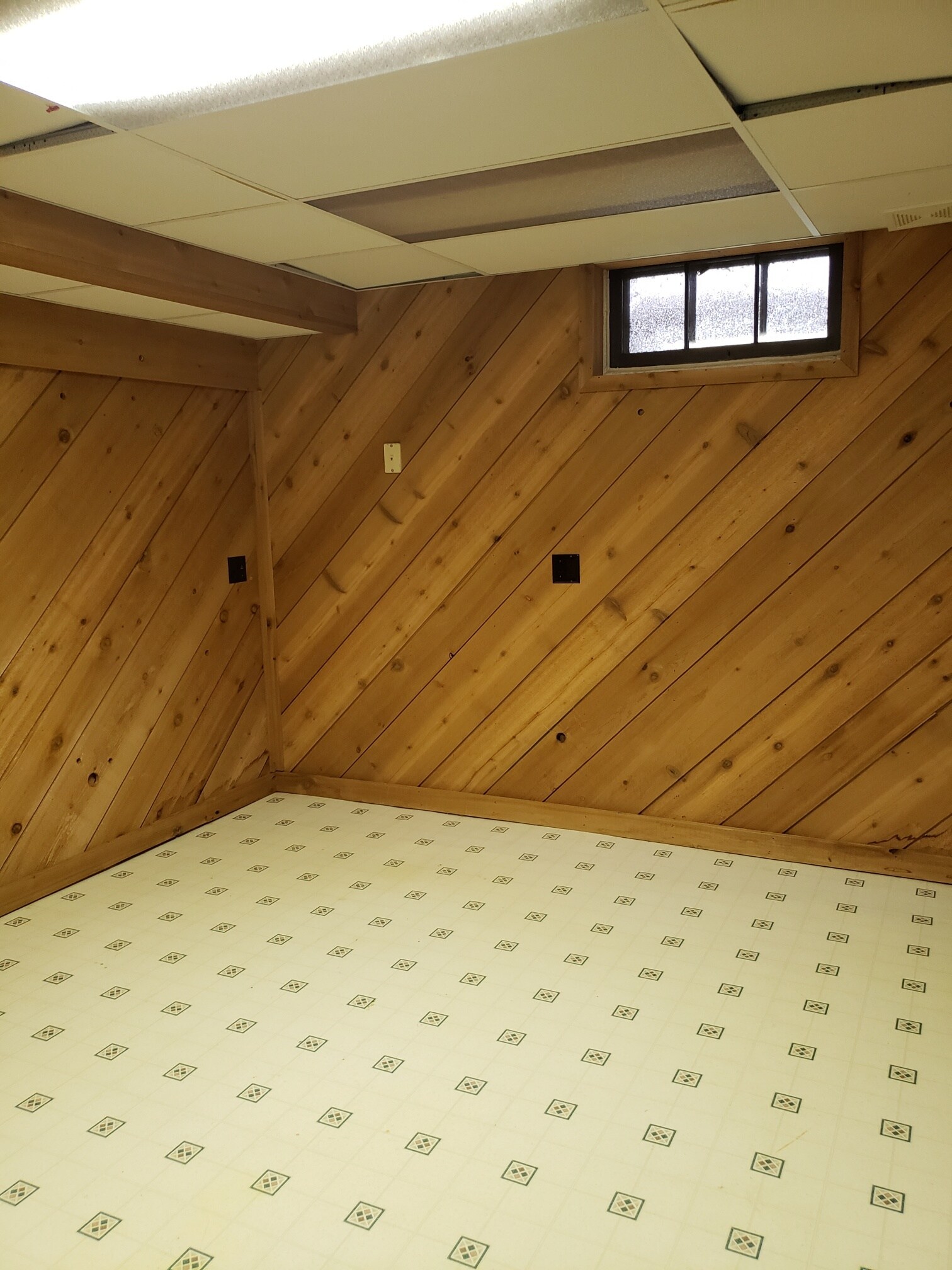 Building Photo - 1003 W 17th St