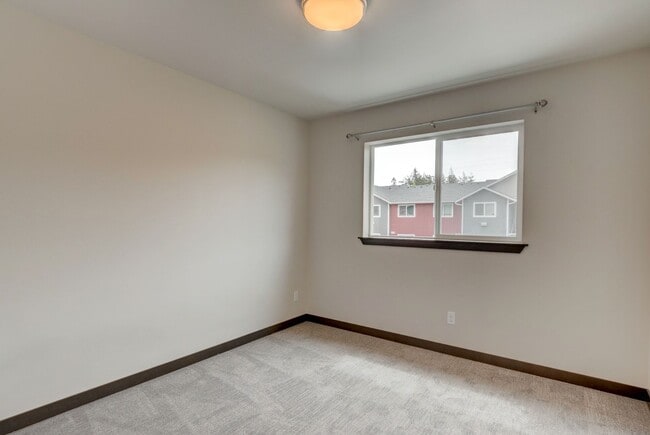 Building Photo - 2 bed 2 Bath Pet Friendly Condo in Summerw...