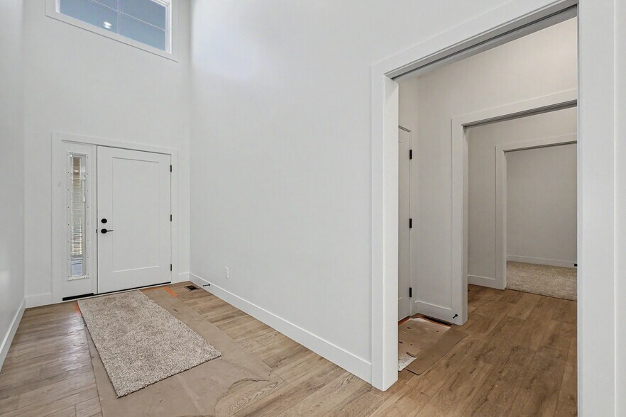 Building Photo - 1326 Heights Ct