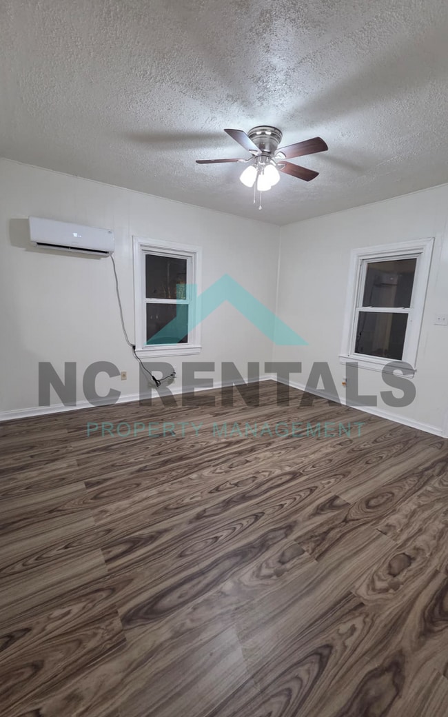 Building Photo - 1302 Cypress St