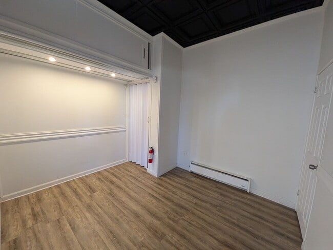 Building Photo - 352 Jefferson Ave