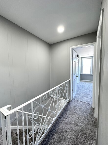 Building Photo - 2620 Sylmar St