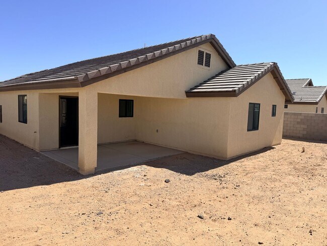 Building Photo - Fenced yard with gates. Ready for a new Occupant !! Three Bed, Two Bath