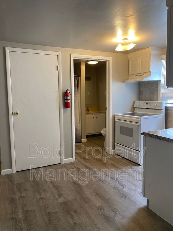 Building Photo - 507 Lehman