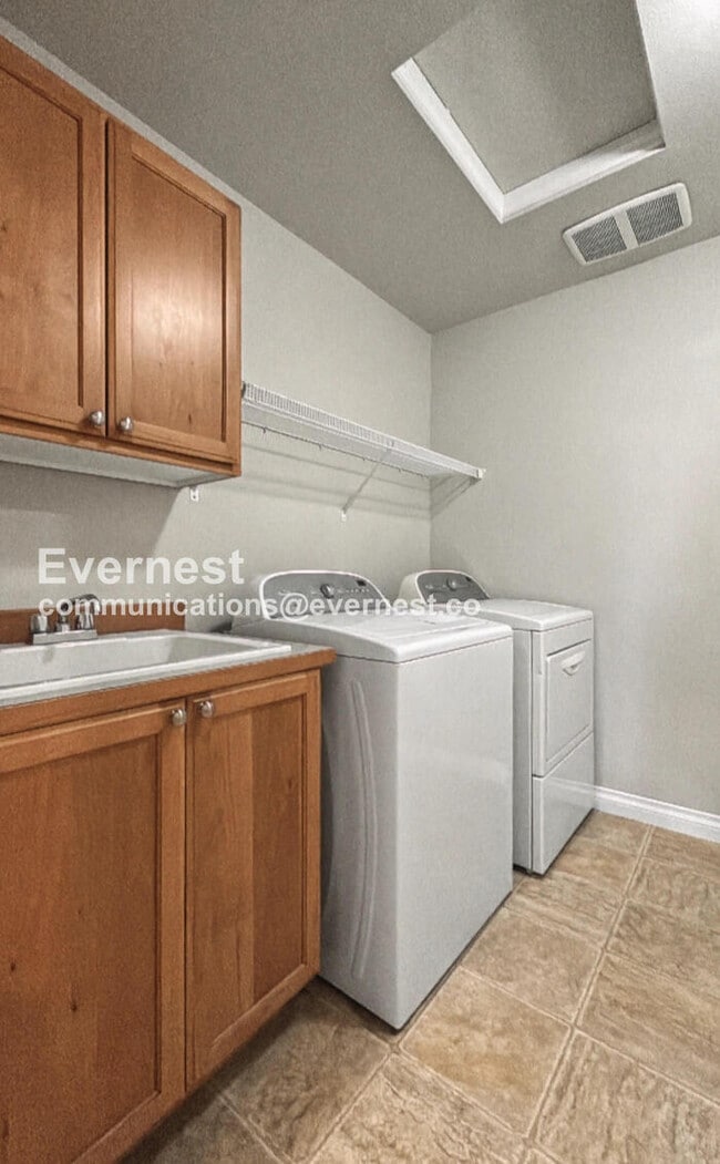 Building Photo - 18822 1st Ave NW