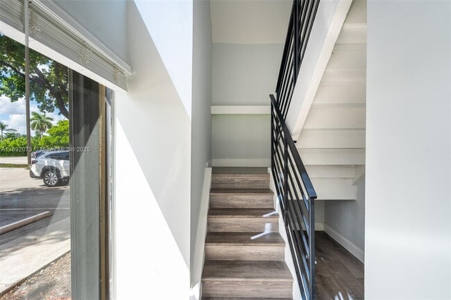 Building Photo - 6211 SW 116th Pl