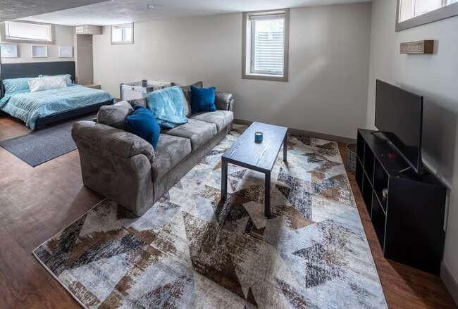 Building Photo - 2208 S Covell Ave