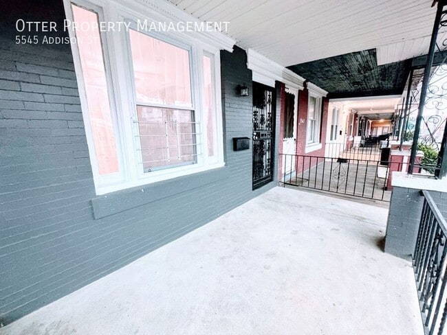 Building Photo - 5545 Addison St