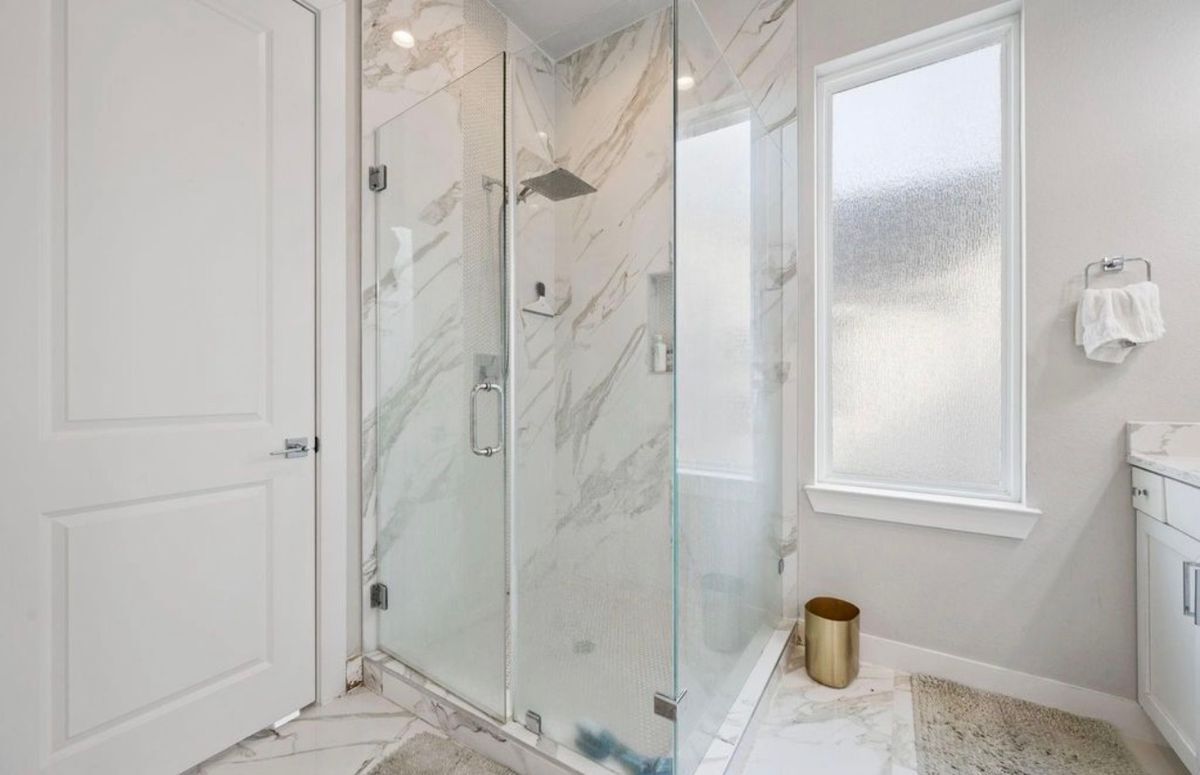 Building Photo - 823 Mansfield St