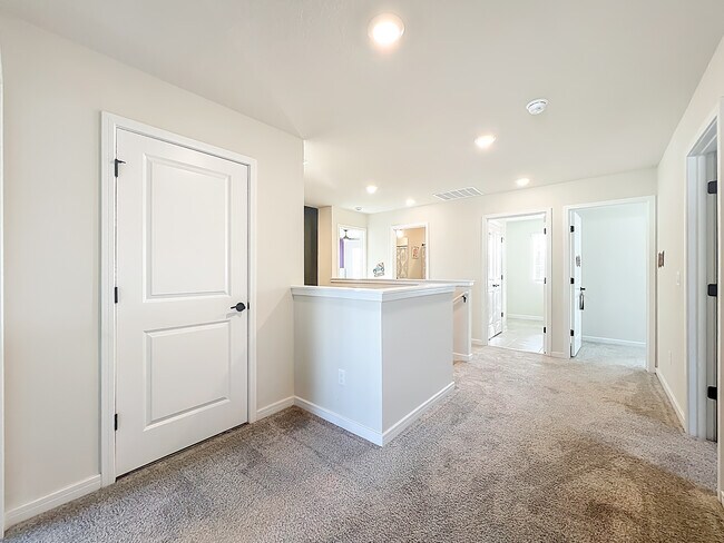 Building Photo - 1021 Savannah Palms Blvd