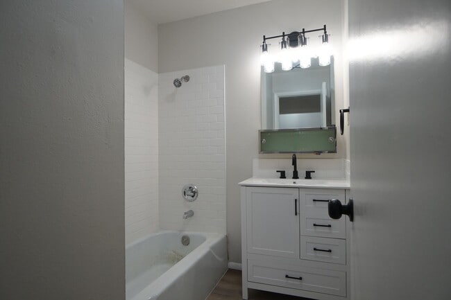 Building Photo - 6727 Dale Rd