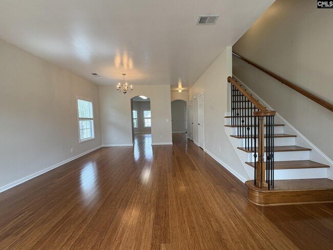 Building Photo - 137 Rossmore Dr