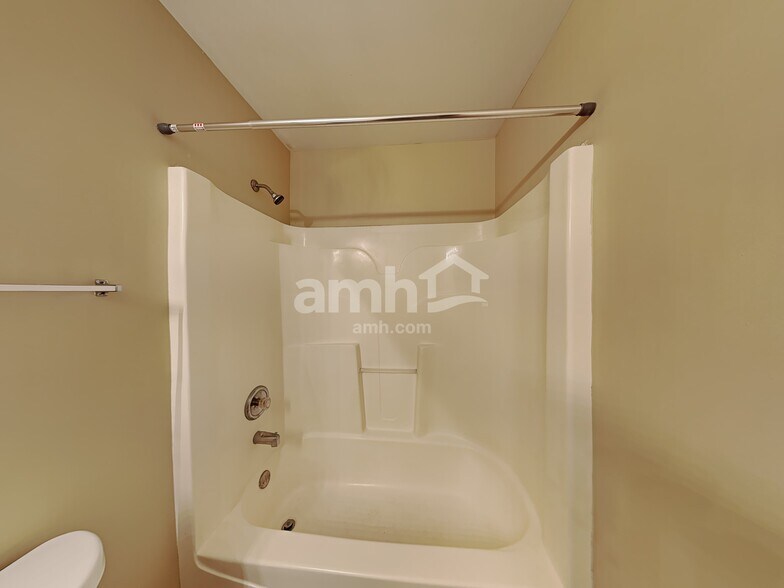 Building Photo - 26251 W Bayberry Ct