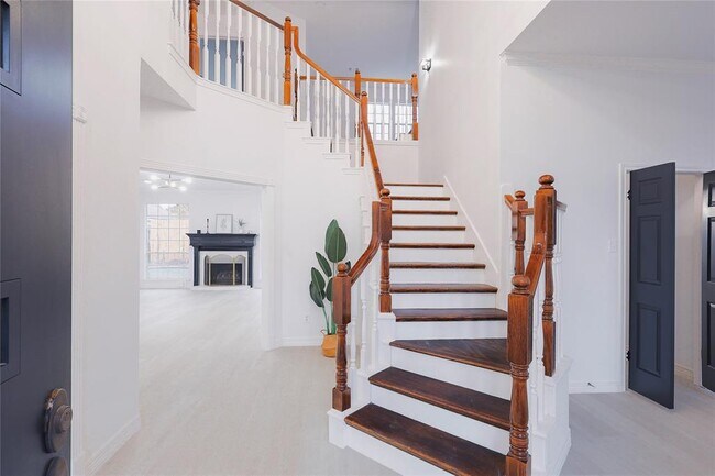 Building Photo - 17527 Sandy Cliffs Dr