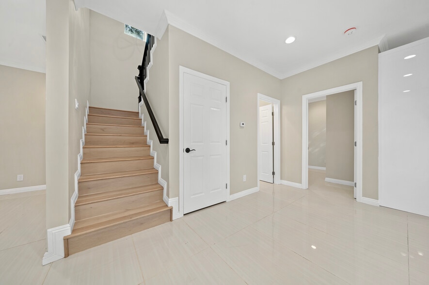 Building Photo - 342 Pasadena Ave