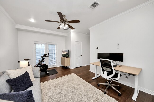 Building Photo - 1506 Colorado St