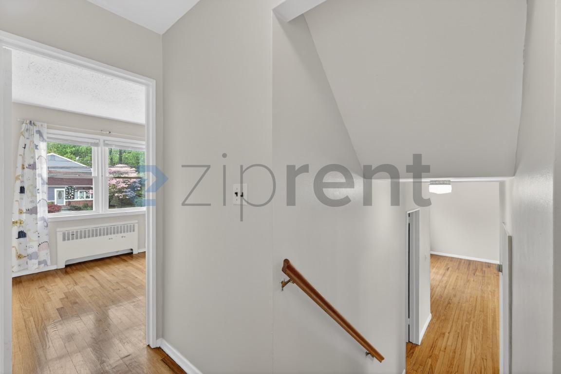 Building Photo - Unit