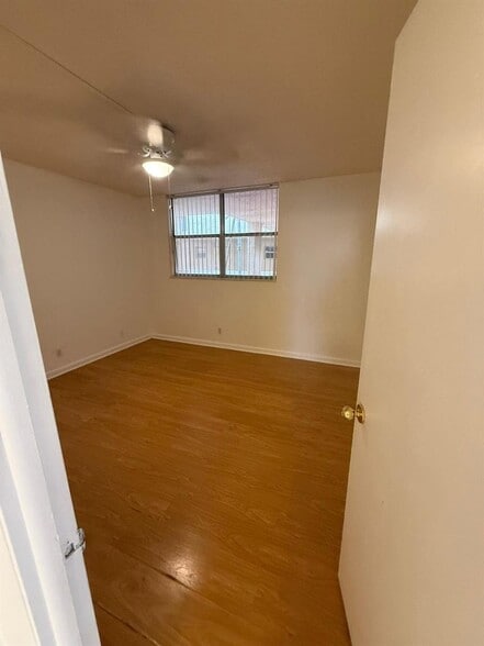 Building Photo - 404 NW 68th Ave