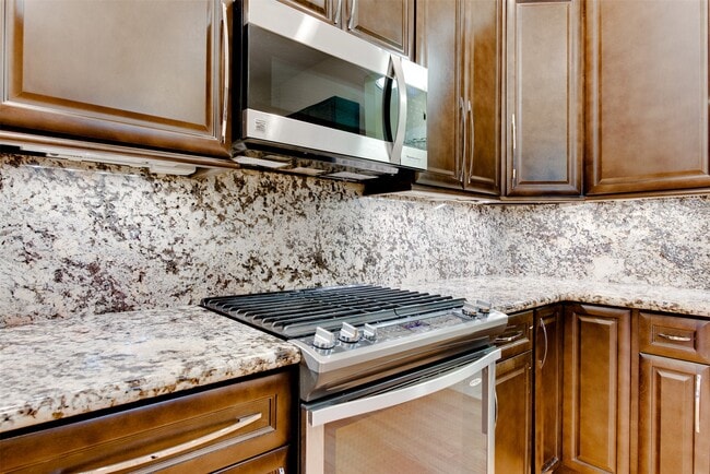 Building Photo - 401 Willard St