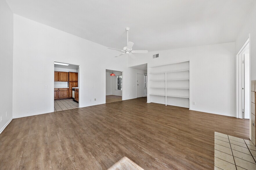 Building Photo - 74239 Santa Rosa Cir