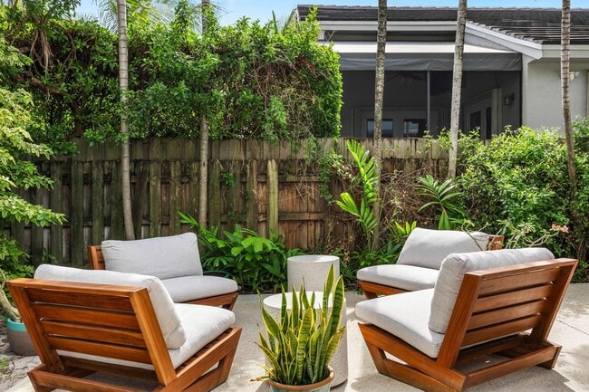 Building Photo - 9025 Dickens Ave