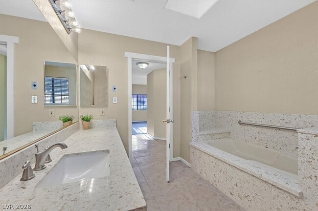 Building Photo - 2851 S Valley View Blvd