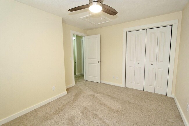 Building Photo - 4843 W Targee St
