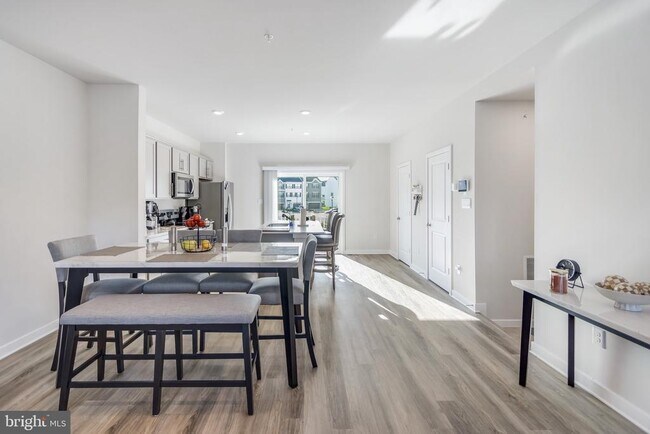 Building Photo - 345 Soft Rush Ln