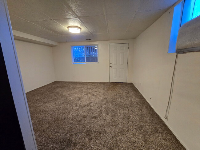 Building Photo - 1667 N 200 W