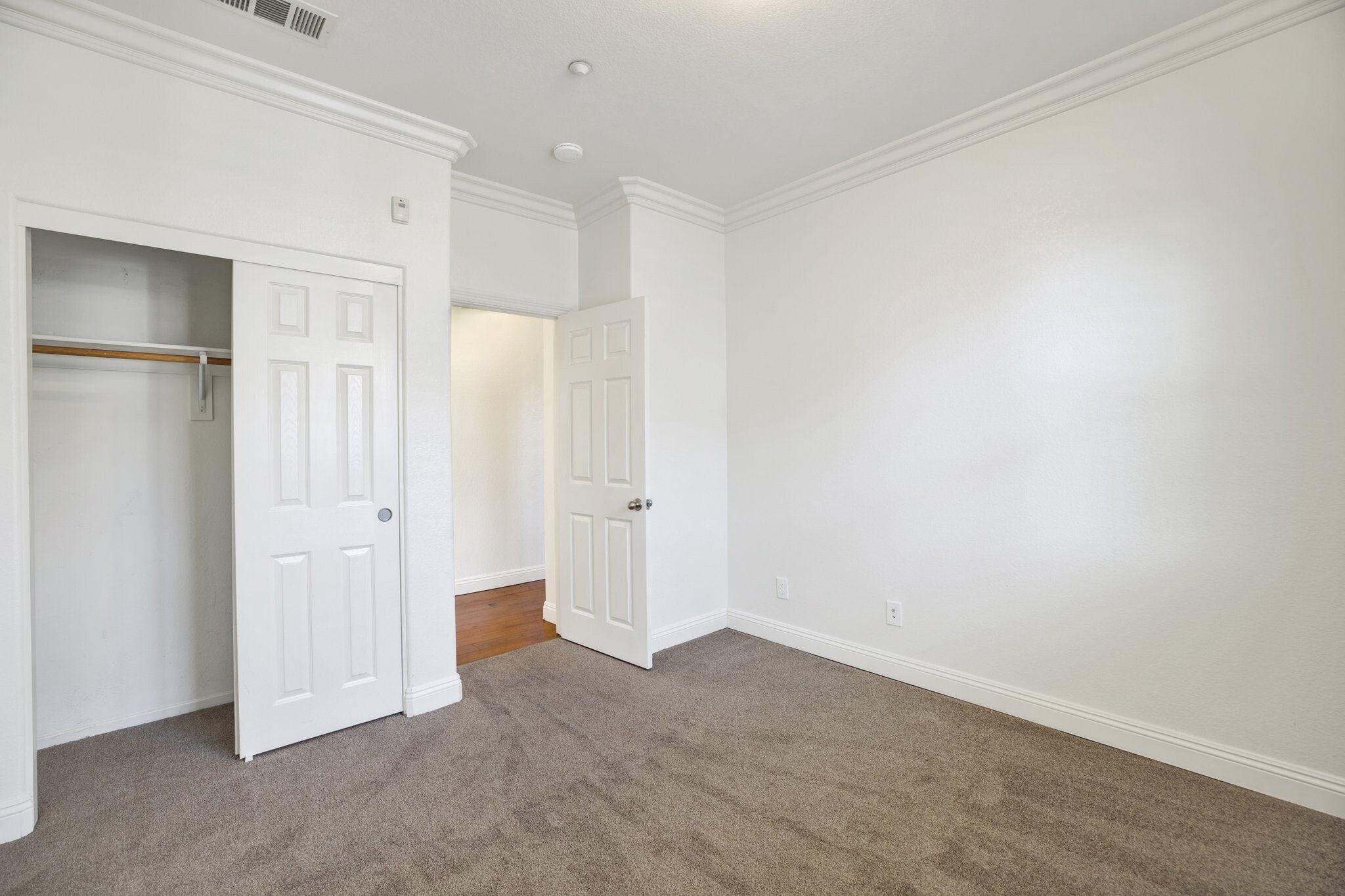 Building Photo - 16915 Hutchins Landing