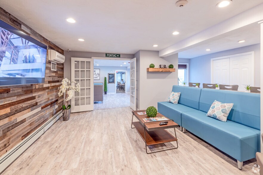 Willowbrook 825 Pontiac Ave Cranston RI 02910 Apartment Finder