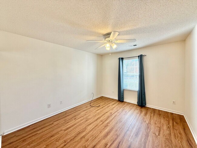 Building Photo - Charming 3BD, 2BA Fuquay-Varina Home with Fenced Backyard and Modern Upgrades