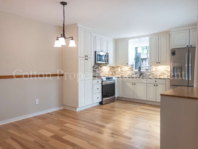 Building Photo - 2BR/2.5BA - In Birch Creek Community Townhome - $1,750/month - Pet Friendly*