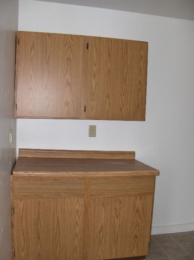 Building Photo - 713 Elmore St