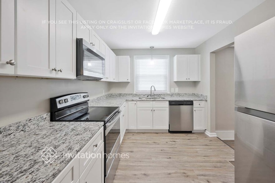 Building Photo - 6476 Paddington Way