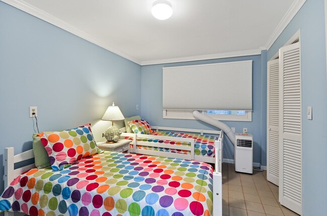 Building Photo - Solita @ 2 Sand Dollar Lane