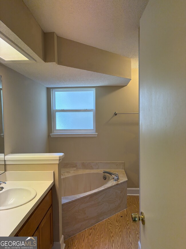 Building Photo - 110 Millers Trace Dr
