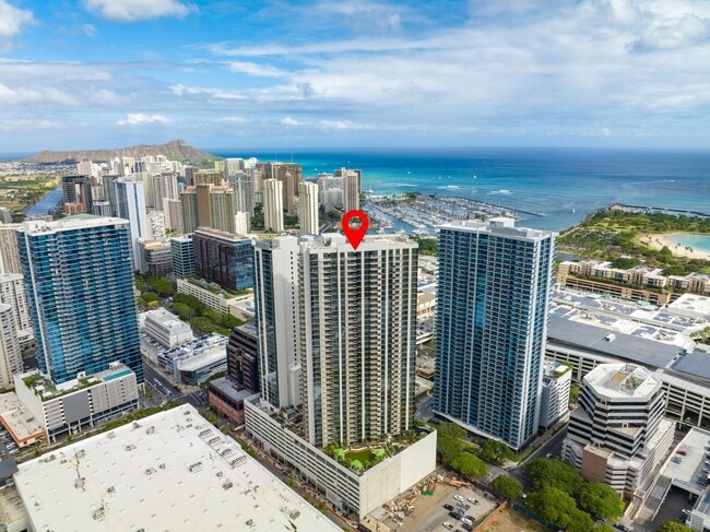 Building Photo - Sky Ala Moana (West) #3305 - Fully Furnished 1 BR/1 BA/1 Parking