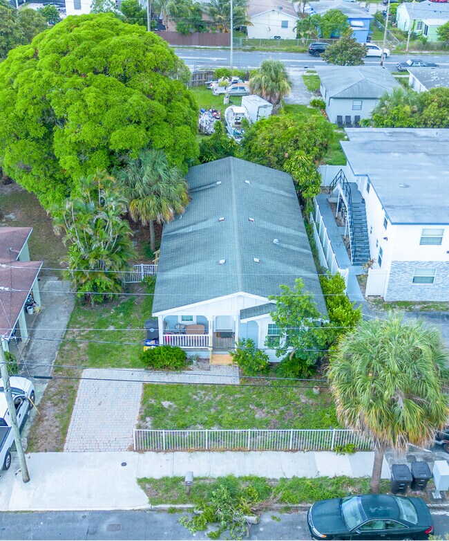 Primary Photo - 1102 19th St