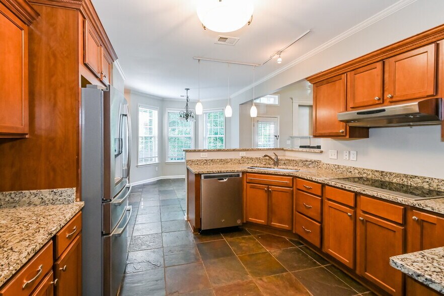Building Photo - 374 Steadman Ln