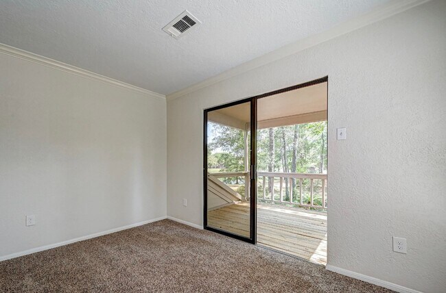 Building Photo - 1746 Cloister Dr