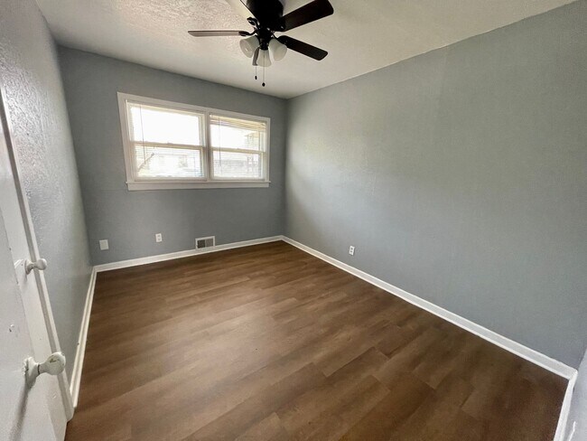 Building Photo - 4 bed 2 bath now available