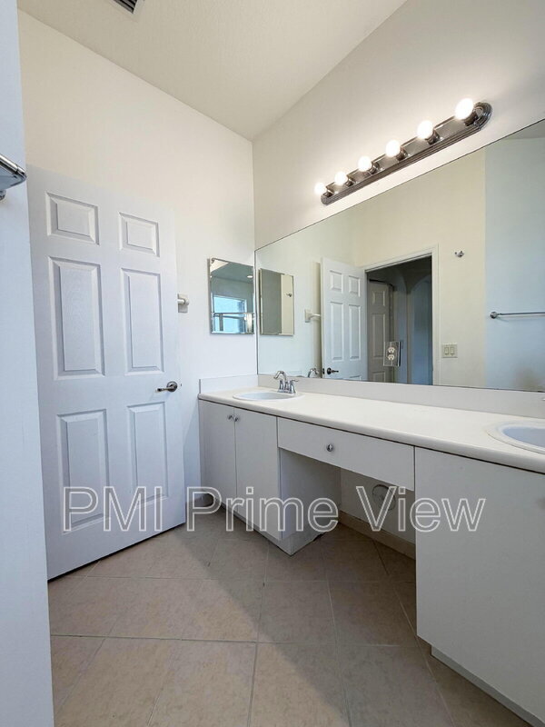 Building Photo - 12997 SW 135th St